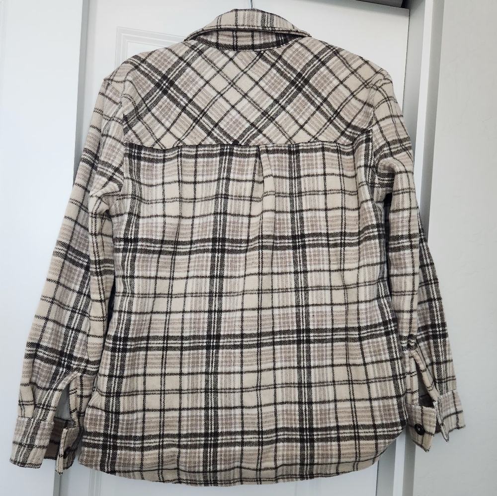 Rustic Ridge Button Down Shacket Plaid Size Small… - image 6